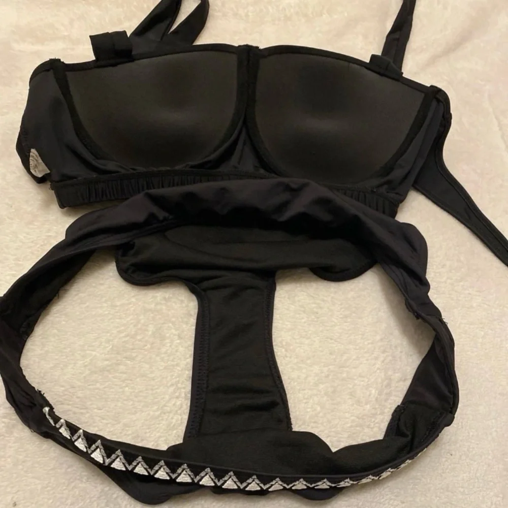 Gibson Latimer Black Bikini with Floral Embroidery Accent